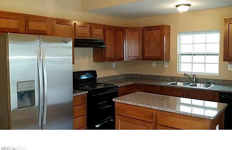 1st image of 3214 Bapaume Ave