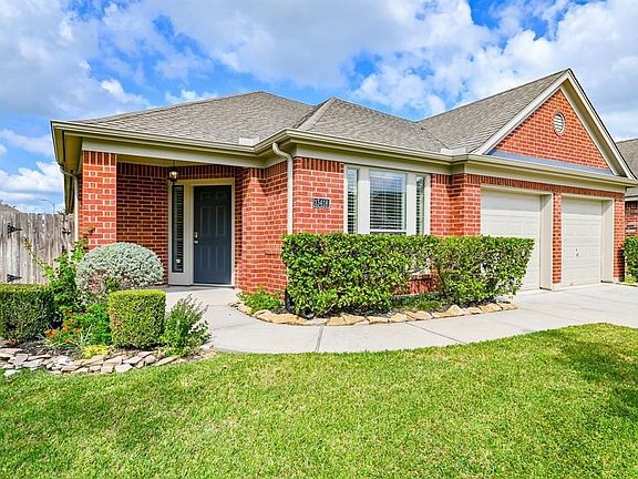 3rd image of 13418 Barons Lake Ln