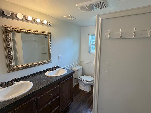 5th image of 301 W Austin Ave