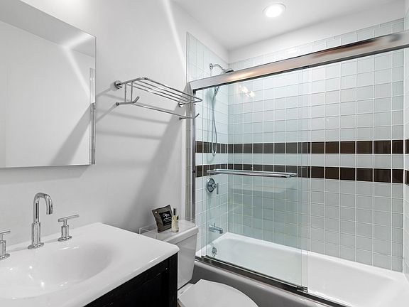 5th image of 14-23 31st Ave APT 2E