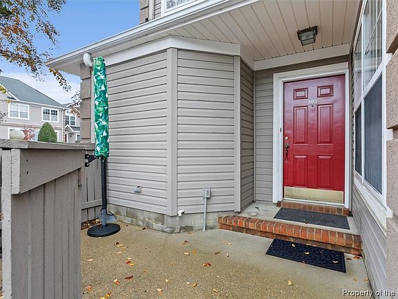 4th image of 803 Queens Way