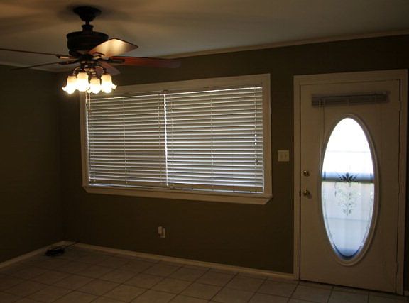 2nd image of 1807 Rose Avenue
