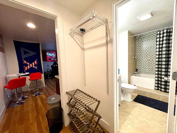 4th image of 1611 W Montgomery Ave #6A