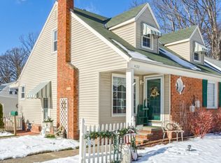 4122 W 210th St, Fairview Park, OH