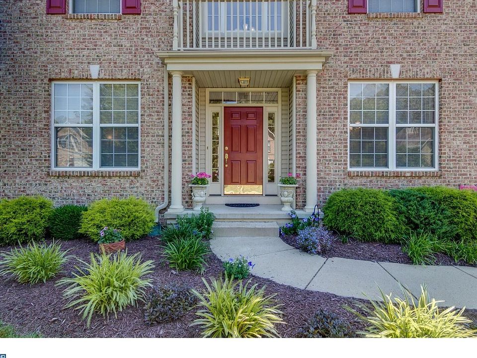 2nd image of 27 Dunleary Dr