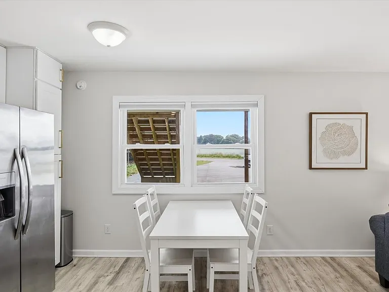 3811 Pretty Lake Ave #B — Photo 8