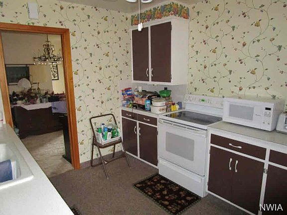 4th image of 224 E 28th St