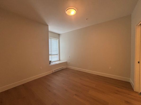 2 bedroom rental in Surrey — photo 23