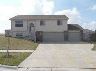 1615 NW 45th St, Lincoln, NE 68528