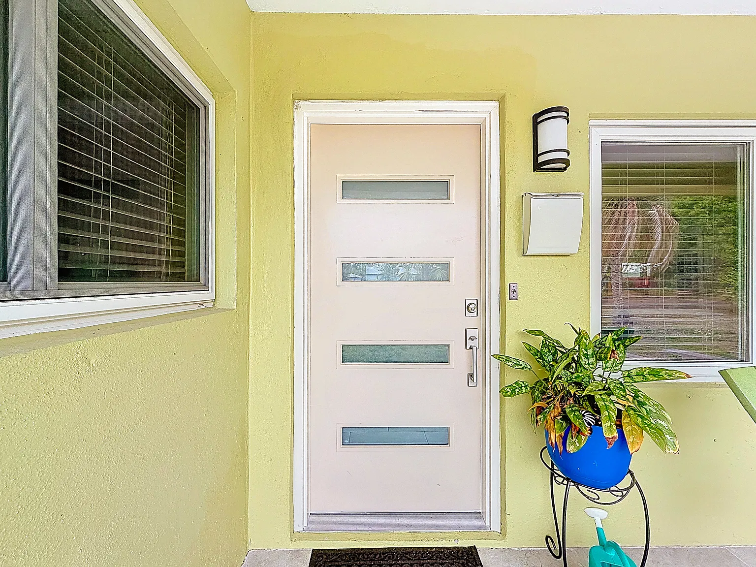 3 bed, 1699 sqft, $4,000 — Photo 3