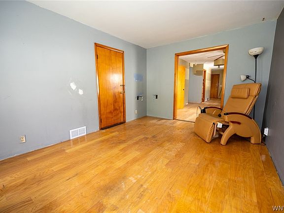 5th image of 233 Olmstead Ave