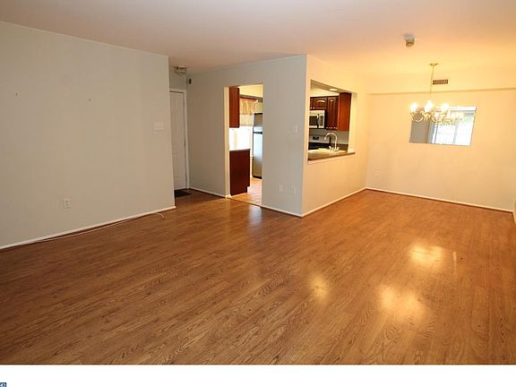 5th image of 1815 Society Pl #E1