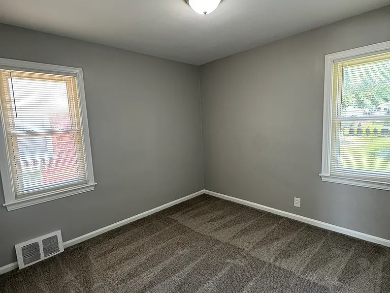 12835 Plum St — Photo 9