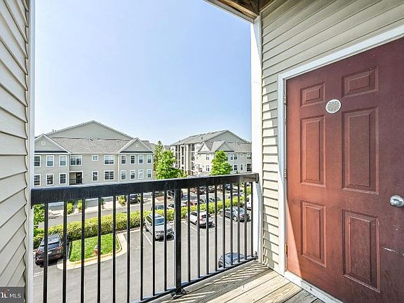 4th image of 5123I Travis Edward Way #I