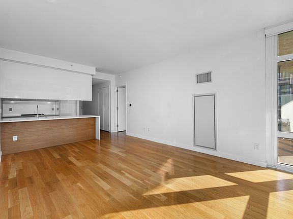 4th image of 555 W 59th St APT 16D