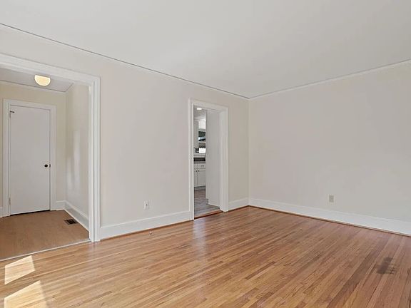 3rd image of 119 Princeton Ave
