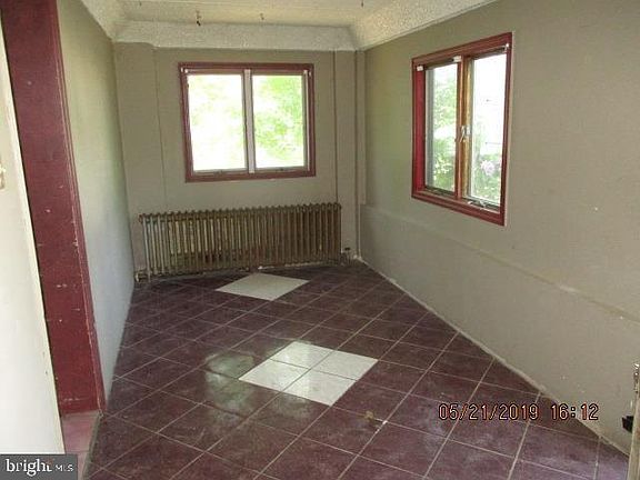 2nd image of 776 S 6th St