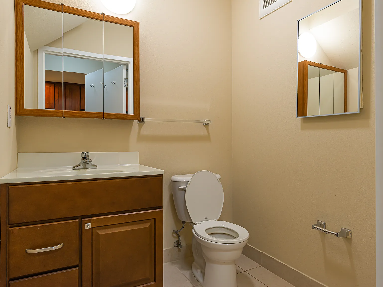 4 bed, $3,975 — Photo 4