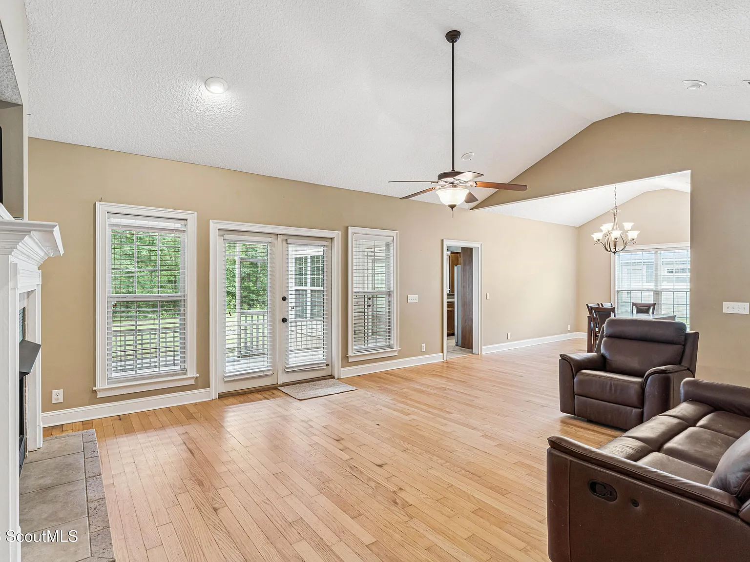 4 bed, 3.0 bath, 2759 sqft, $2,800 — Photo 4