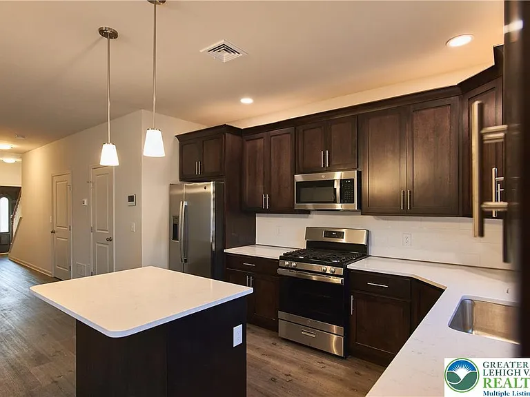 6653 Stein Way — Photo 8