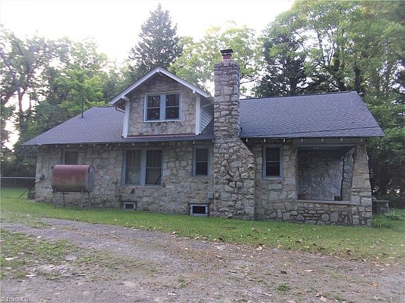 2nd image of 1605 Tucker St
