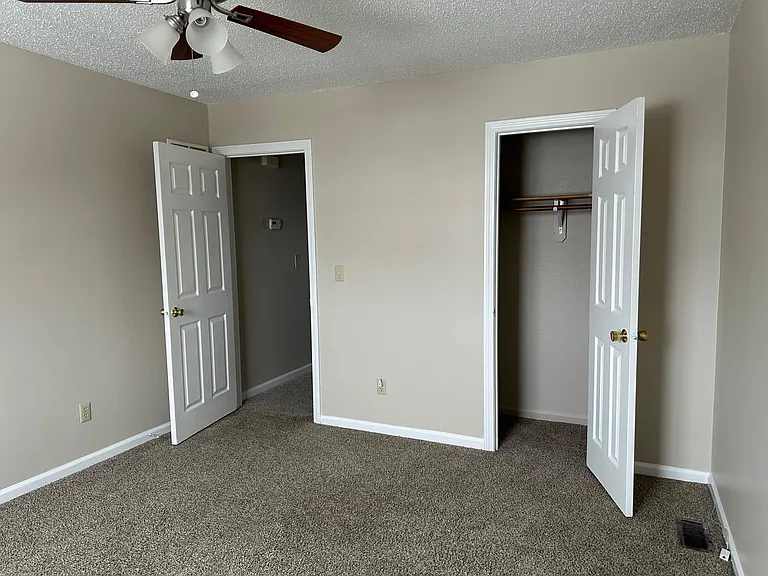 220 Bedford St — Photo 12