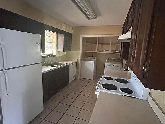 4th image of 134 Northwest Cir