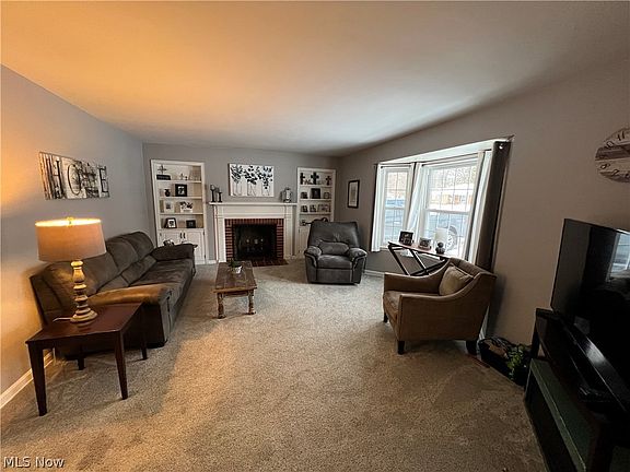 5th image of 477 Wildwood Dr