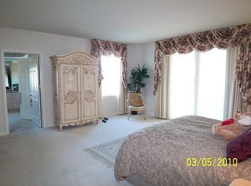 4th image of 555 5th Ave NE Unit Penthouse 2