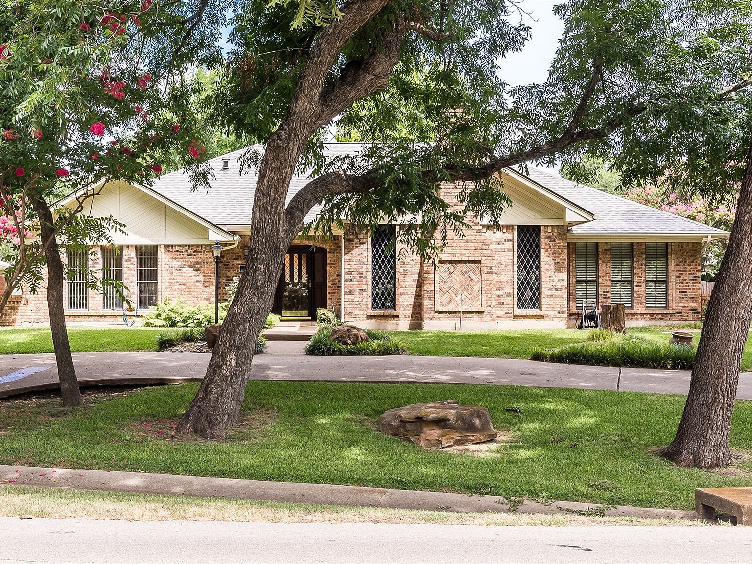 1623 Cedar Hill Rd, Duncanville, TX 75137 | Zillow