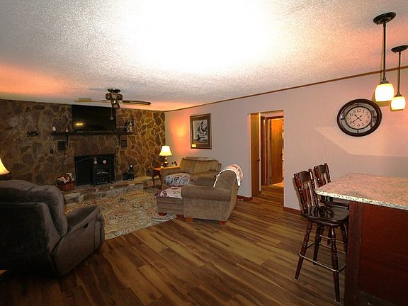 4th image of 130 Ivy Ln