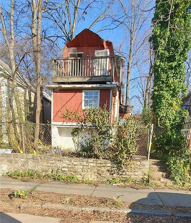 2nd image of 1037 Hampton St NW