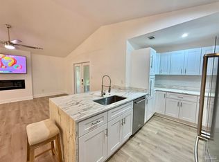5802 Princeton Dr, Pensacola, FL 32526