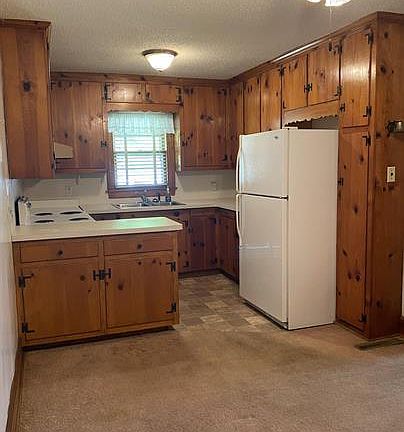 5th image of 2710 Jackson Dr