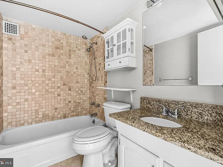 1800 R St NW #604 — Photo 15
