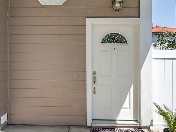 2nd image of 6661 Acacia Ct