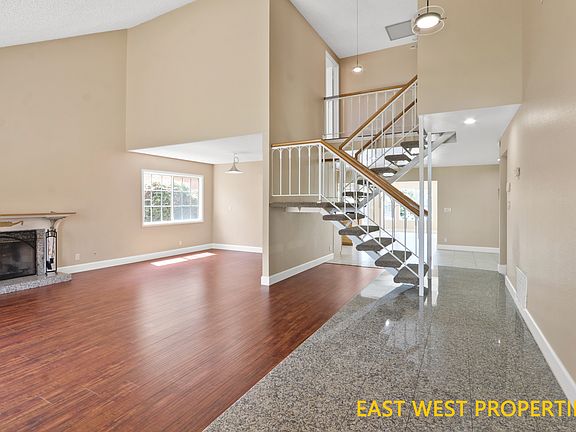 4th image of 11186 Lavender Ave