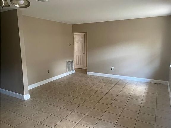 3rd image of 2028 James Dr