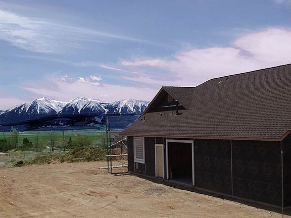 36' X 36' six car garage!