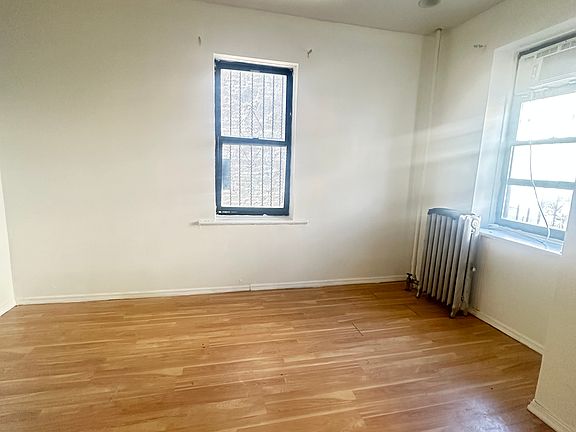4th image of 560 Lincoln Pl APT A