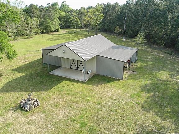 Shop /Barn for property