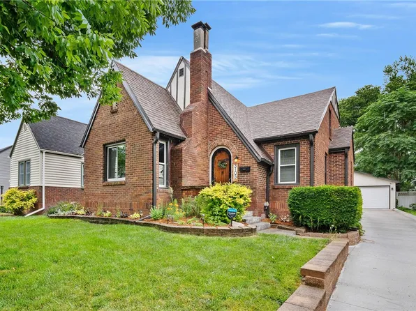 3105 E 9th St, Des Moines, IA 50316