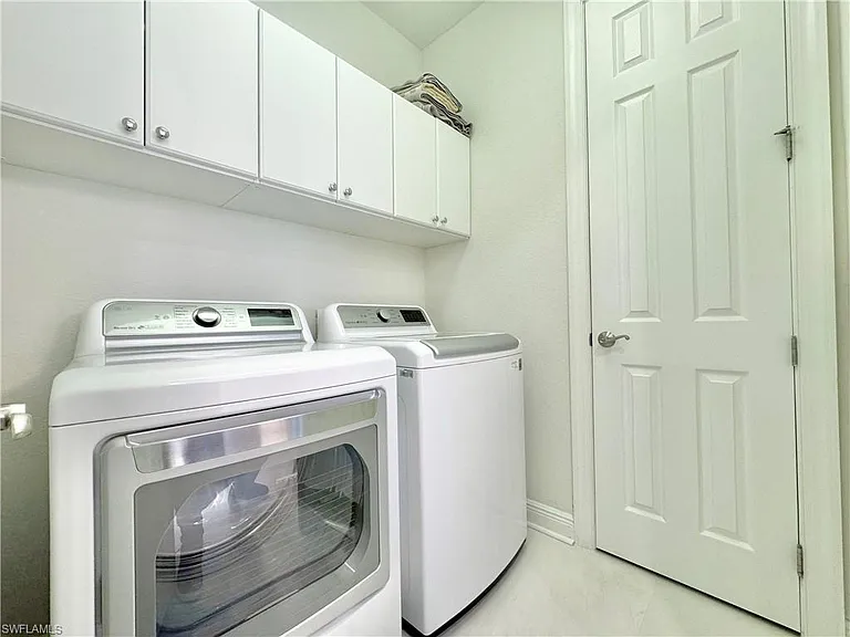 12667 Biscayne Ct — Photo 28