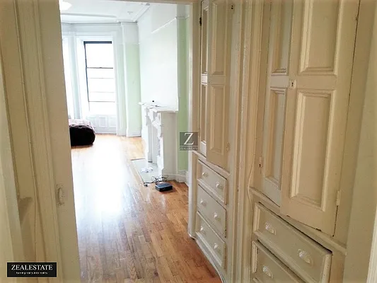 Rented by ZealEstate Group Inc | media 19