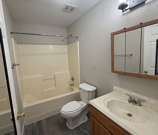 214 Kronos Dr #B — Photo 6