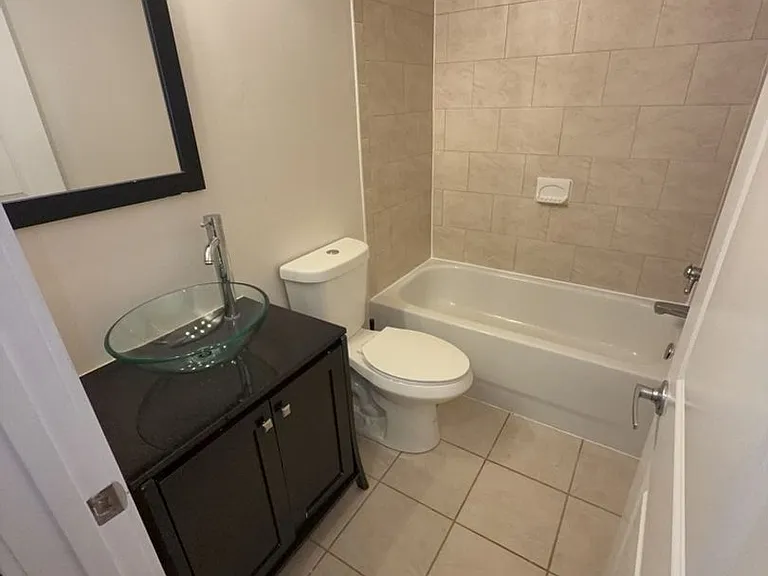 1512 Porter St #A — Photo 8