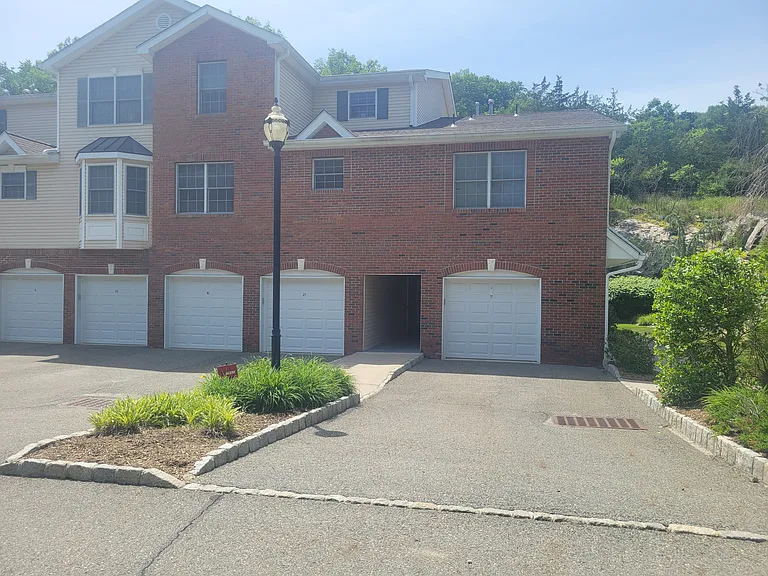 30 Federal Hill Rd #11 — Photo 2