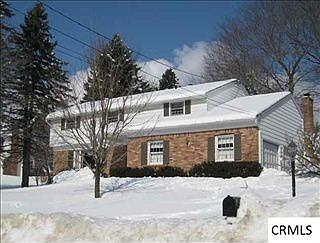 1st image of 19 Laury Ln