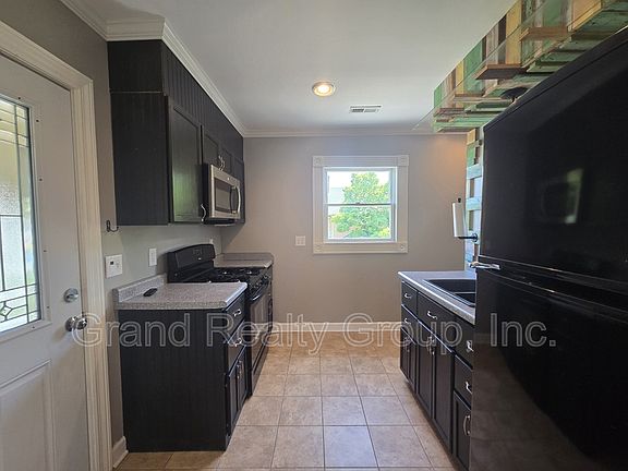 3rd image of 341 Harden St #2