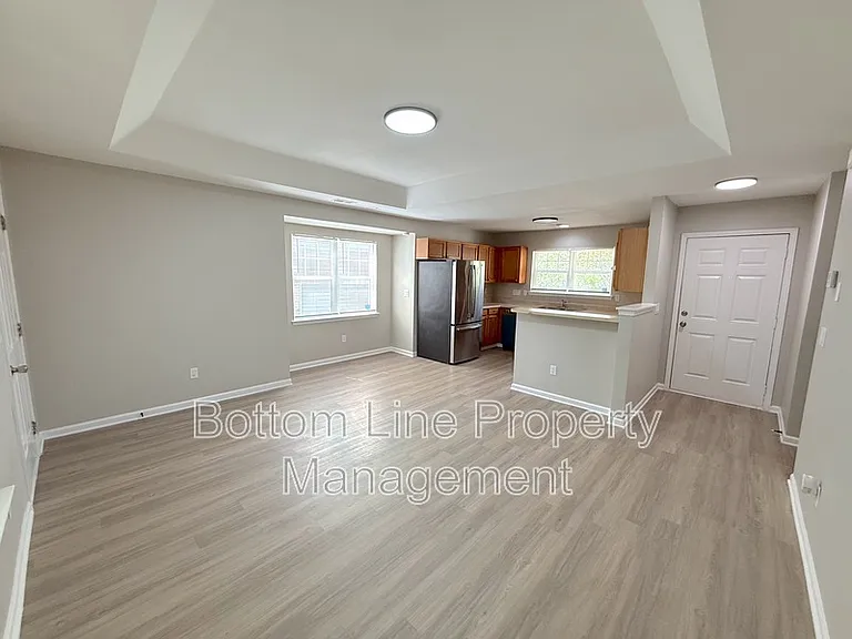 3715 Bullard St — Photo 6